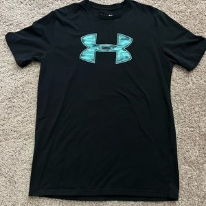 Men M Under Armour short sleeve shirt